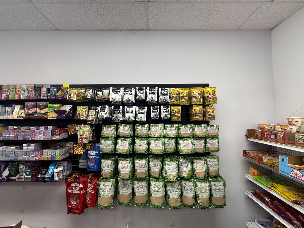 Dillard Vape and Lotto interior convenience inventory